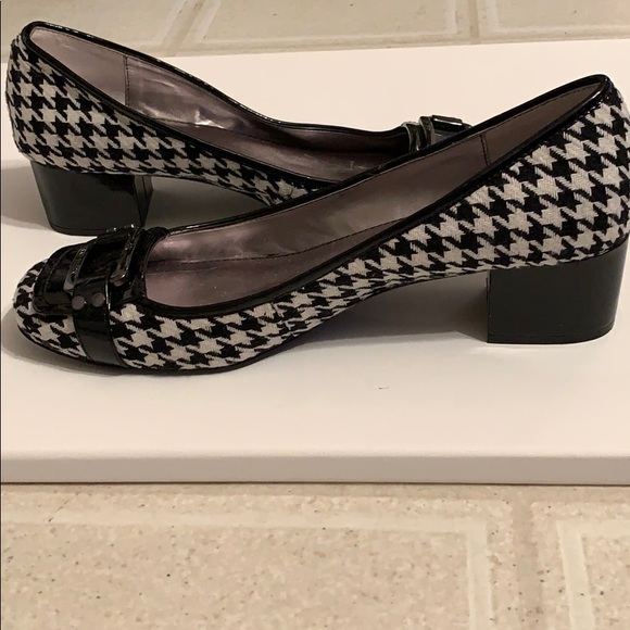 Heels - Picture 2 of 2